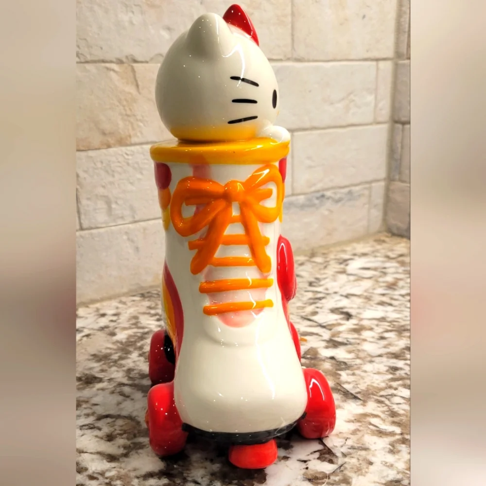 NEW Limited Clayworks Hello Kitty Roller Derby Figurine - Picture 2 of 5